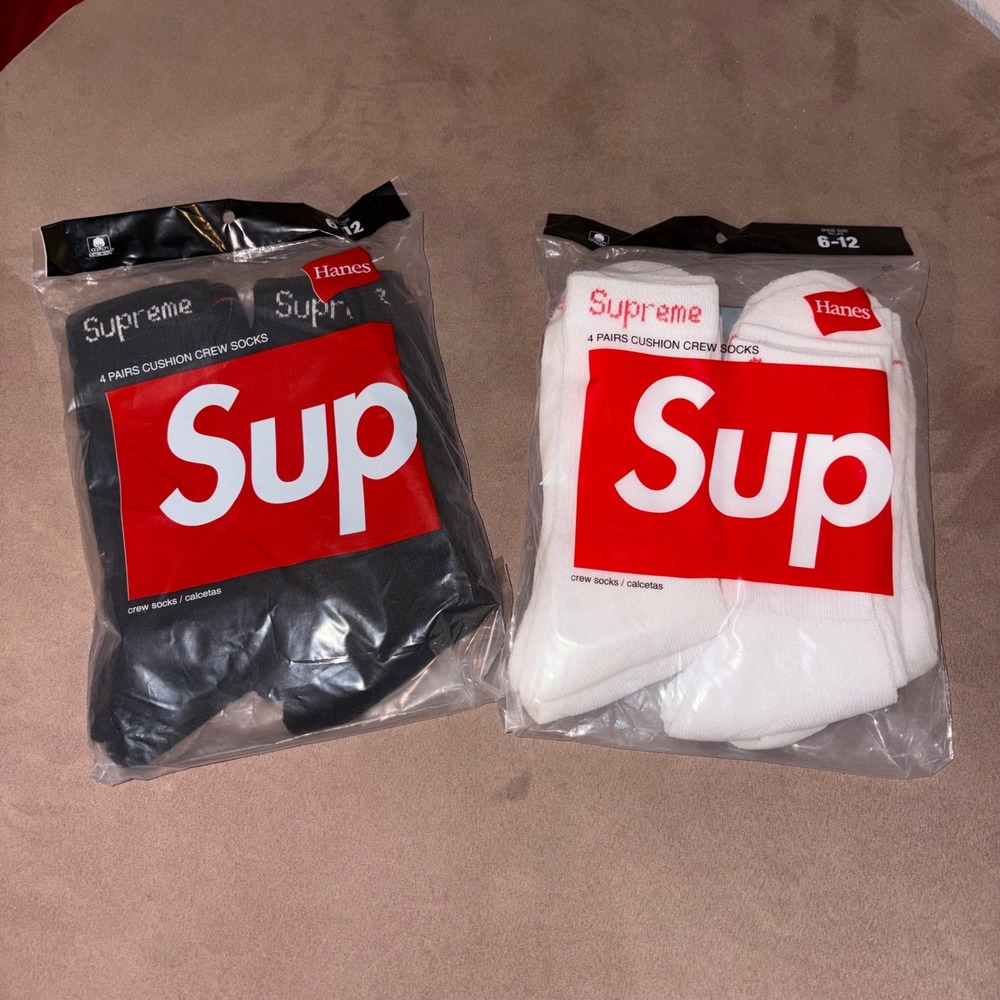 Supreme Hanes Crew Socks 4 Pack Black and White Bundle Shoe Size 6-12 FW18A26